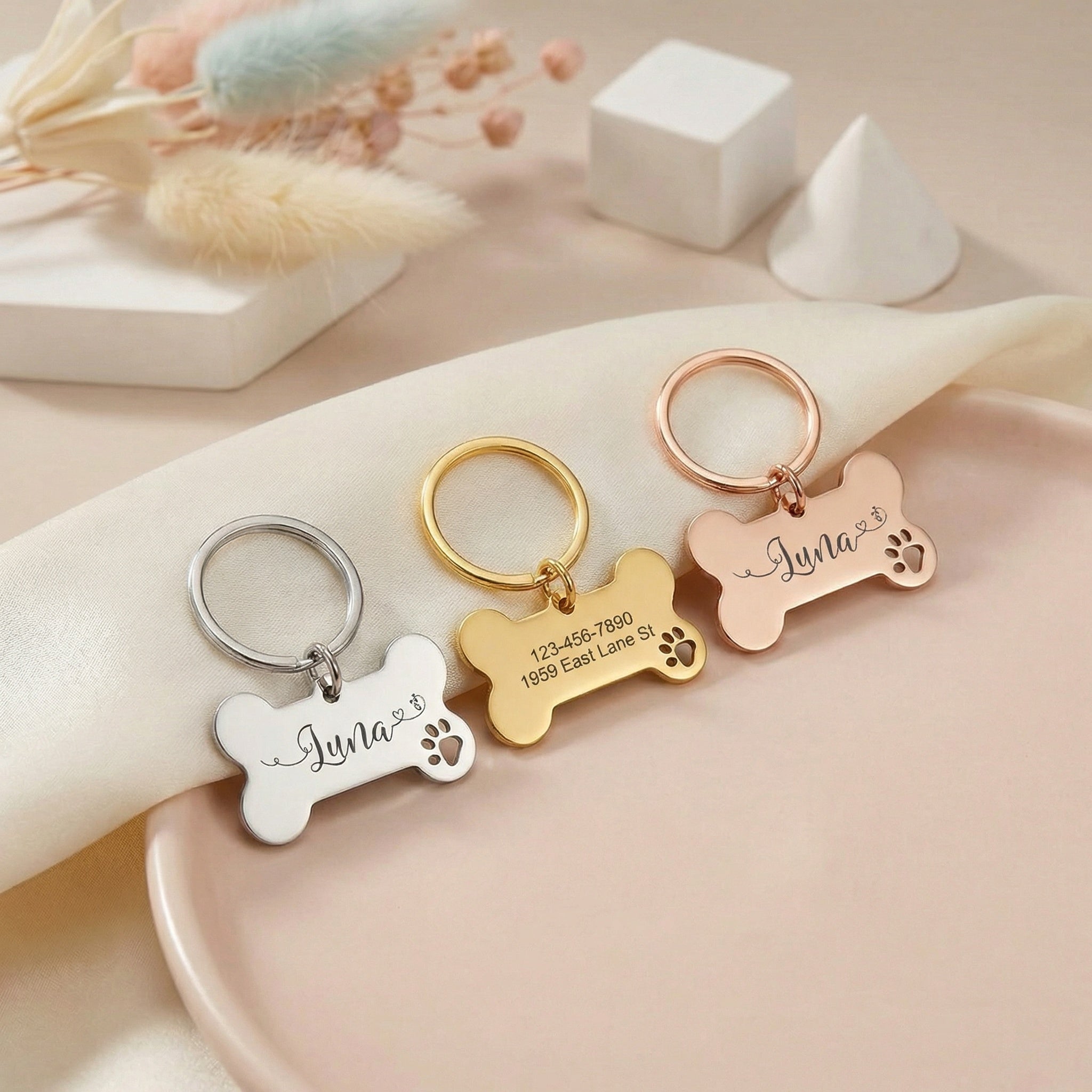 Egyedi gravírozott kutya nyakörv biléta névvel,címmel,telefonszámmal