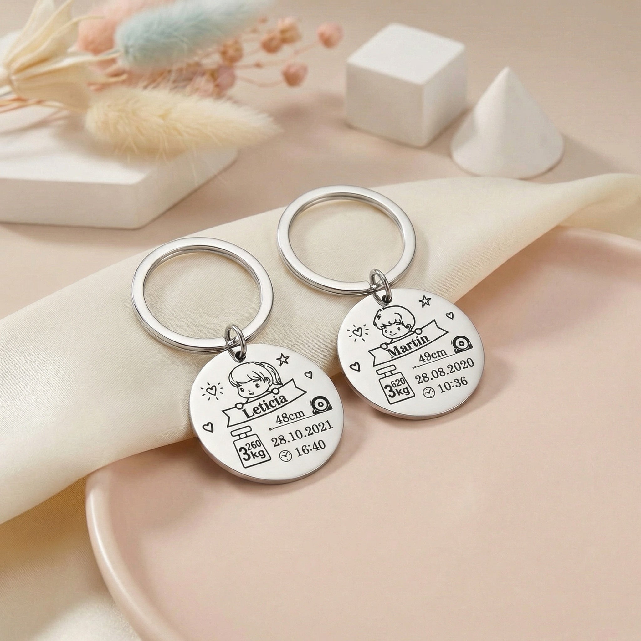 Egyedi Gravírozott Baba Születési Kulcstartó,emlékőrző.