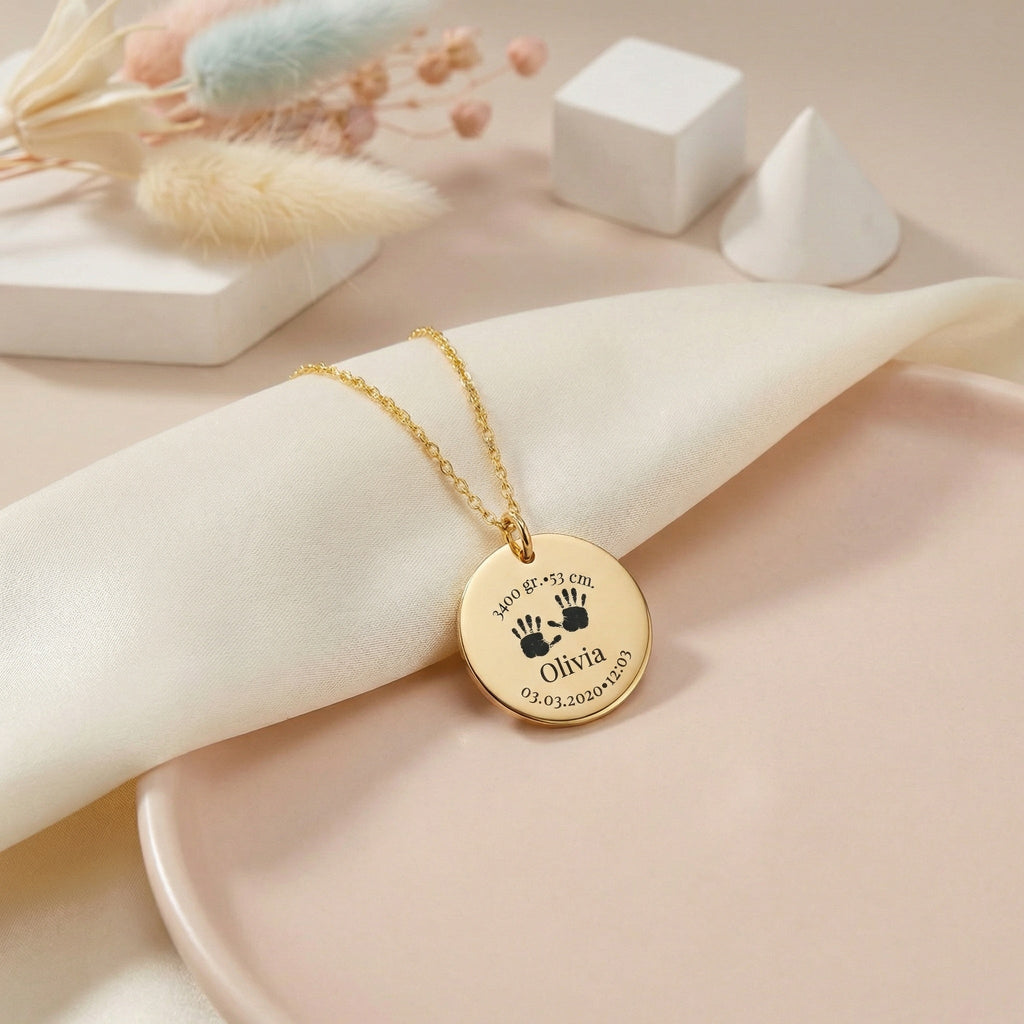 Egyedi gravírozott emlékőrző baba születési nyaklánc