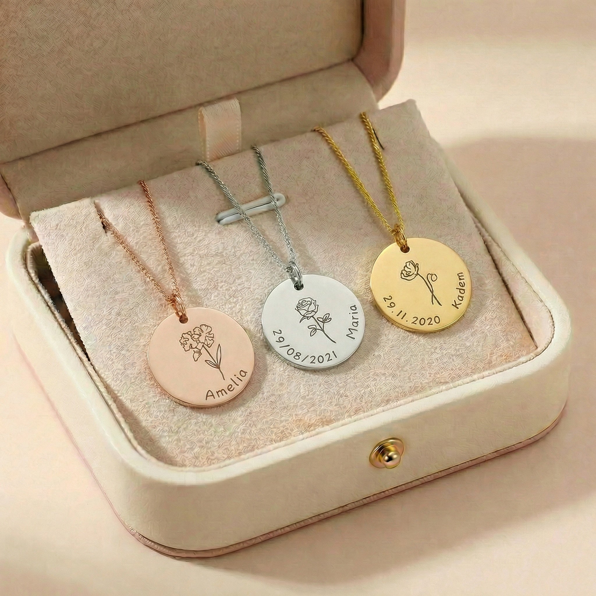 Egyedi gravírozott születési virág nyaklánc saját névvel,dátummal,születési kő
