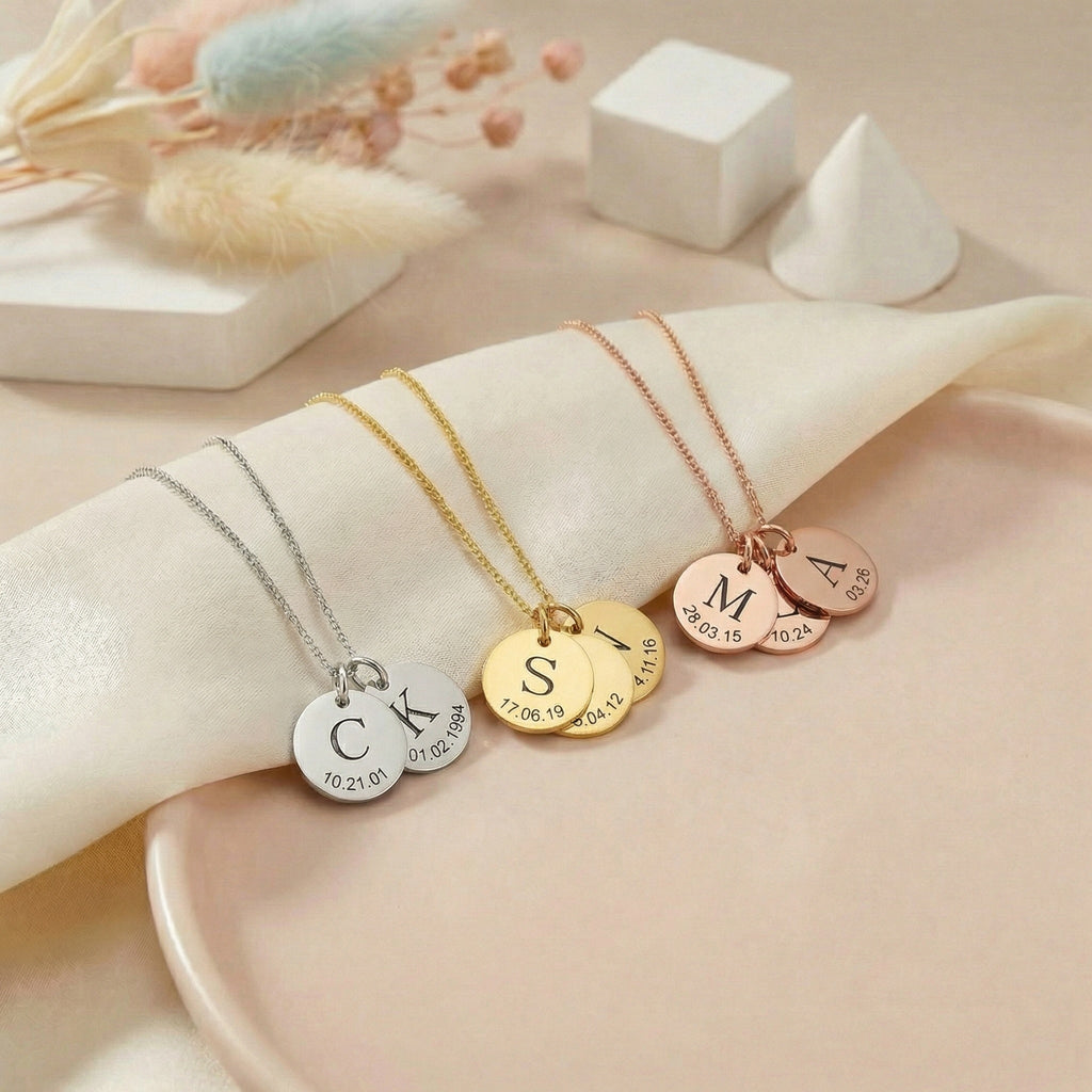 Egyedi gravírozott nyaklánc dátummal,monogrammal.