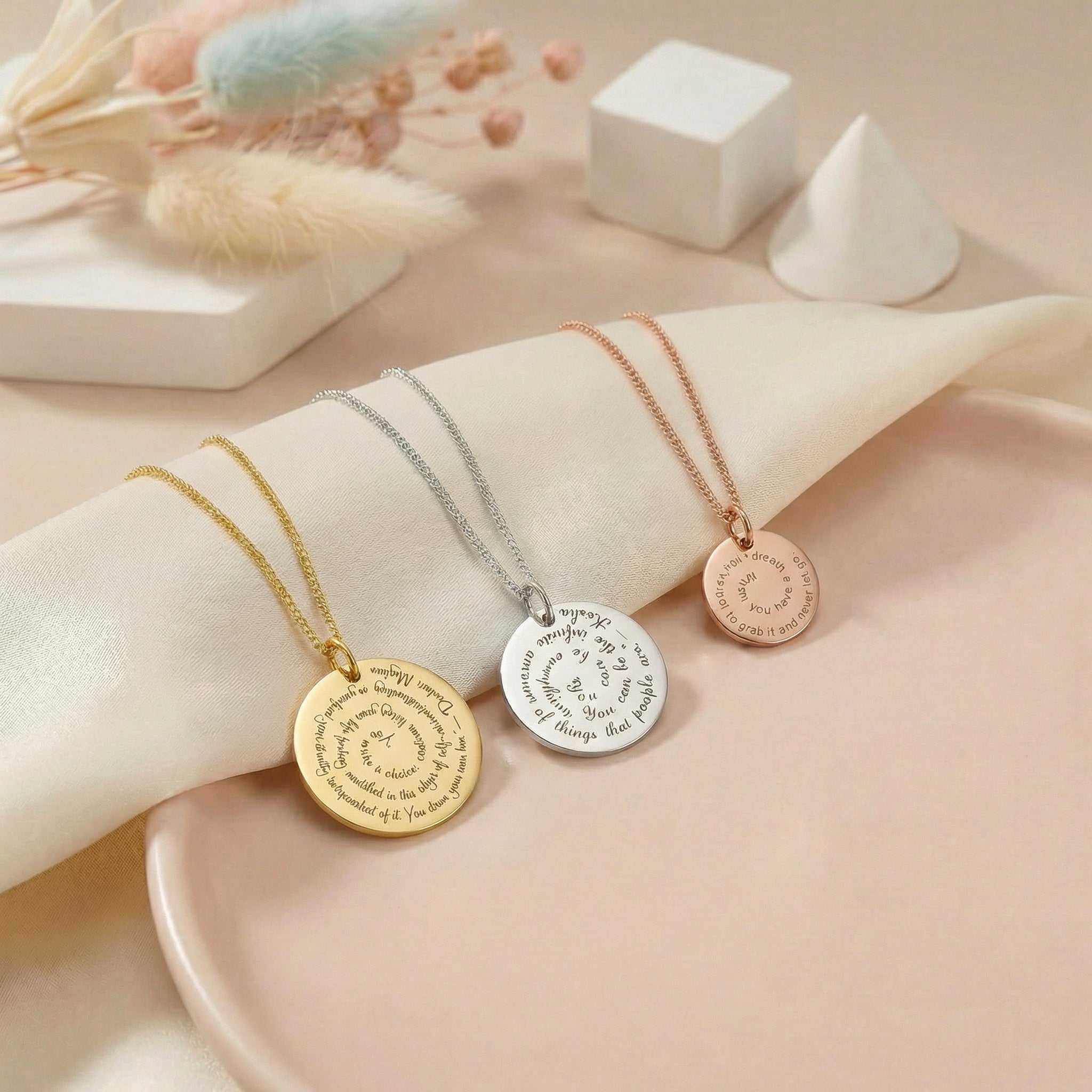 Egyedi gravírozott nyaklánc saját szöveggel,idézet