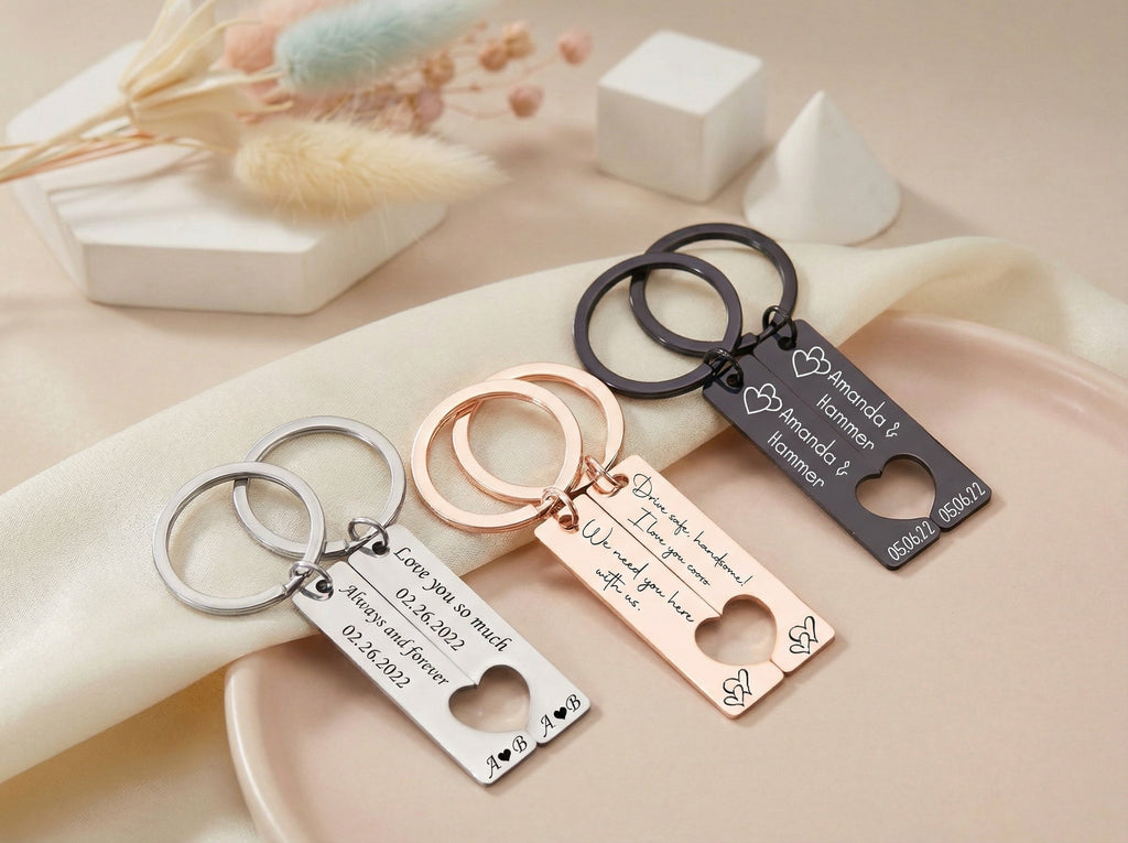 Egyedi gravírozott páros kulcstartó saját üzenettel,névvel,monogrammal